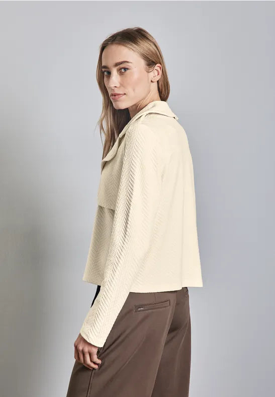 Chaqueta corta estructurada