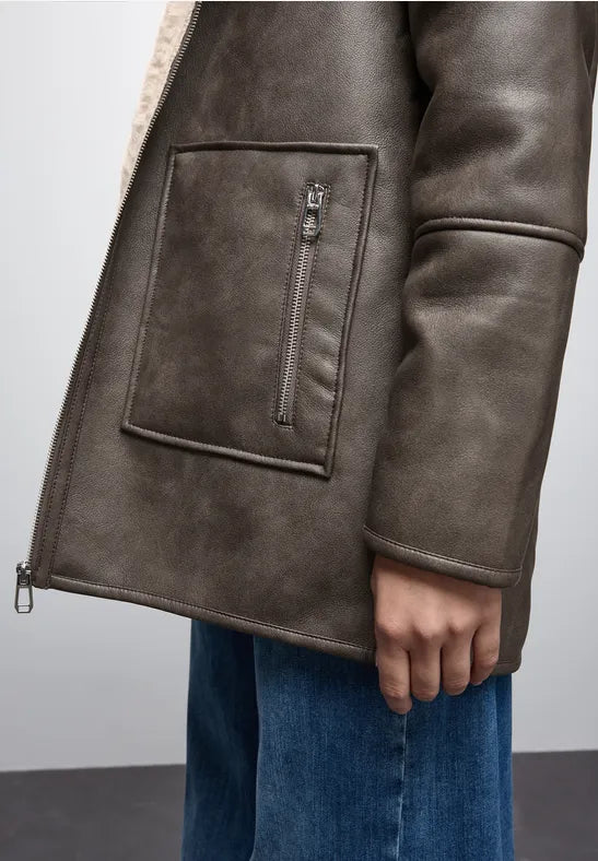 Chaqueta efecto de cuero