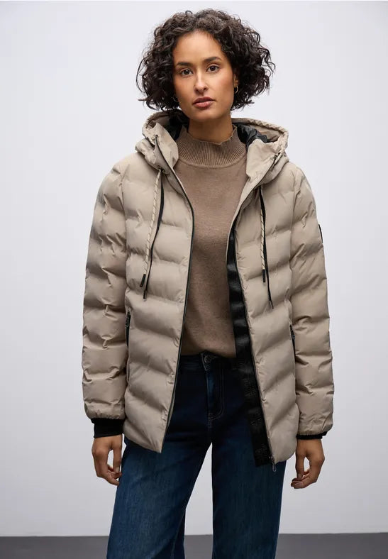 Chaqueta con costuras pegadas