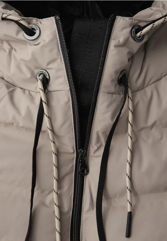 Chaqueta con costuras pegadas