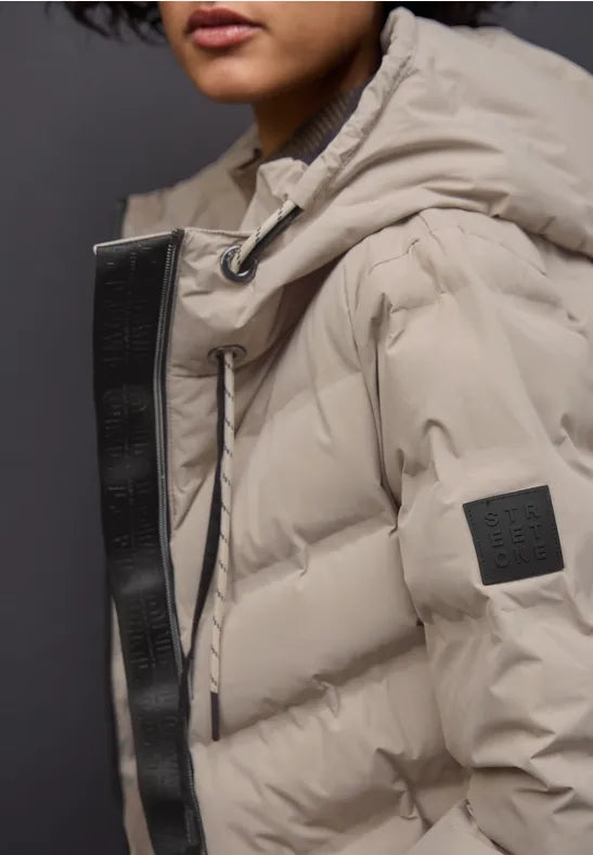 Chaqueta con costuras pegadas