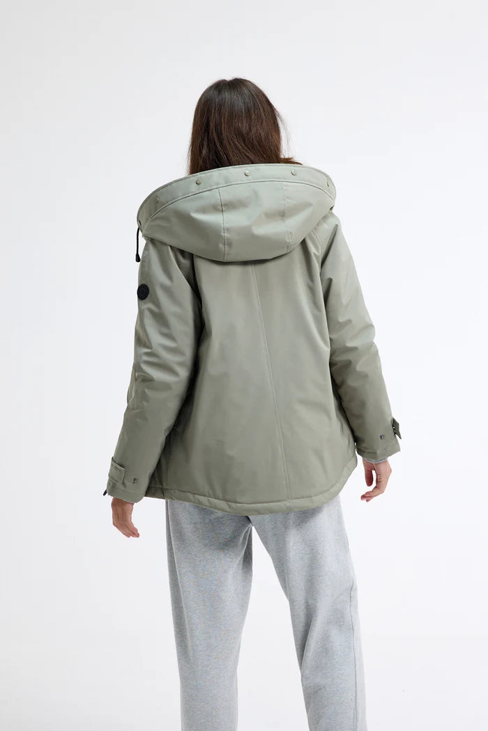 Chaqueta repelente al agua