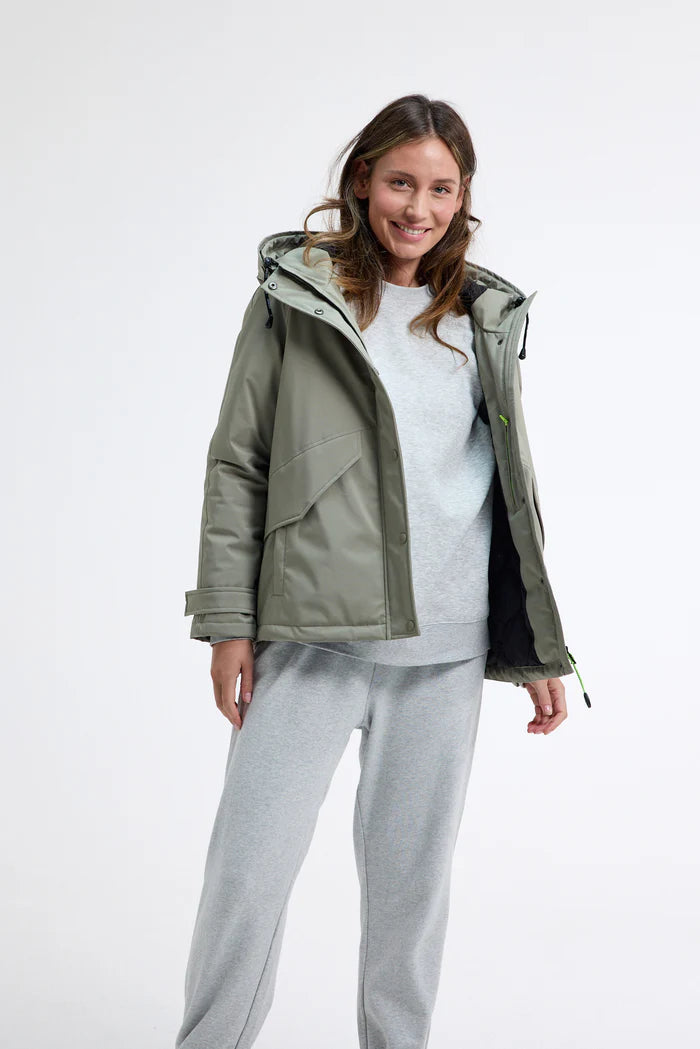 Chaqueta repelente al agua